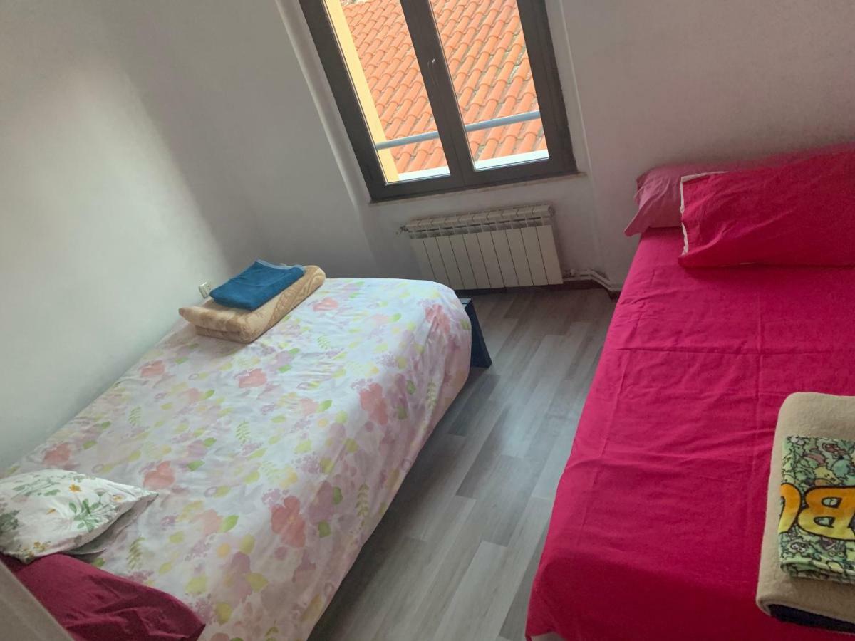 לאון Piso En El Humedo, Al Lado Plaza Mayor מראה חיצוני תמונה